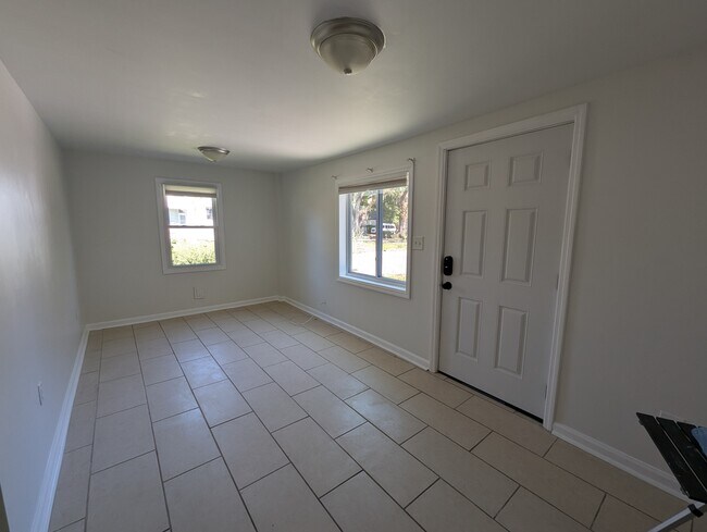 Foto del edificio - 1325 E 40th St