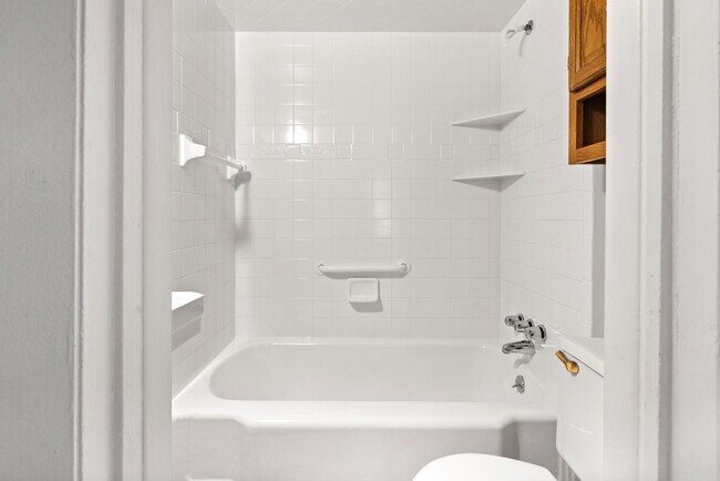 Foto del edificio - 23230 Columbus Ave