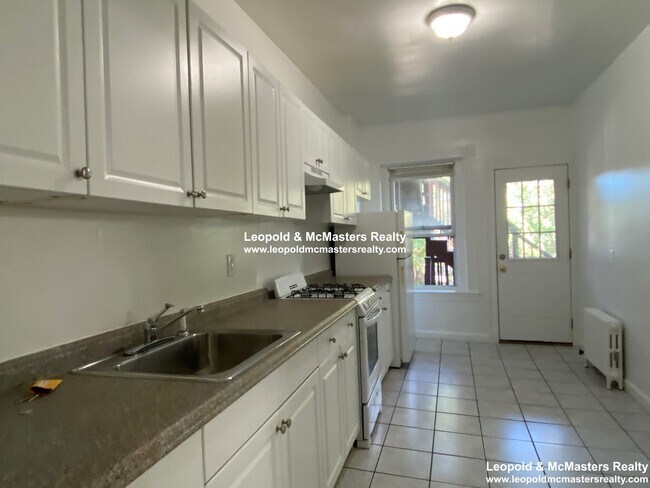 Foto del edificio - 70 Brighton Ave