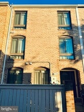 Building Photo - 9611 Brassie Way