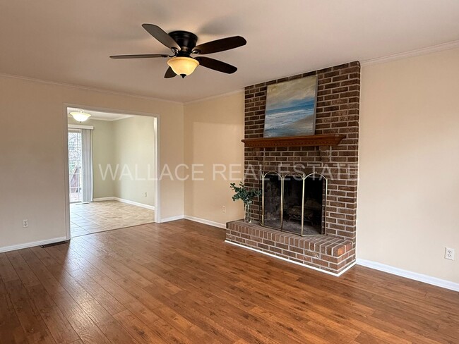 Photo - 4 BEDROOM, 3.5 BATHROOM HOME IN BEXHILL!