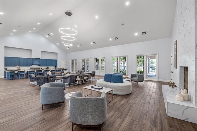 Building Photo - Marquis at Silver Oaks