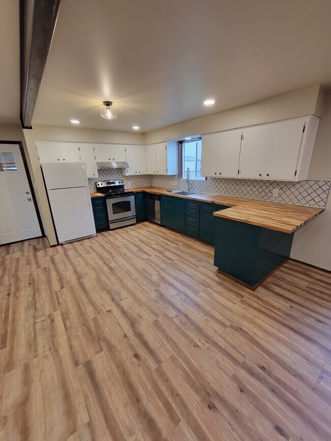 Building Photo - 2504 167th Pl SE