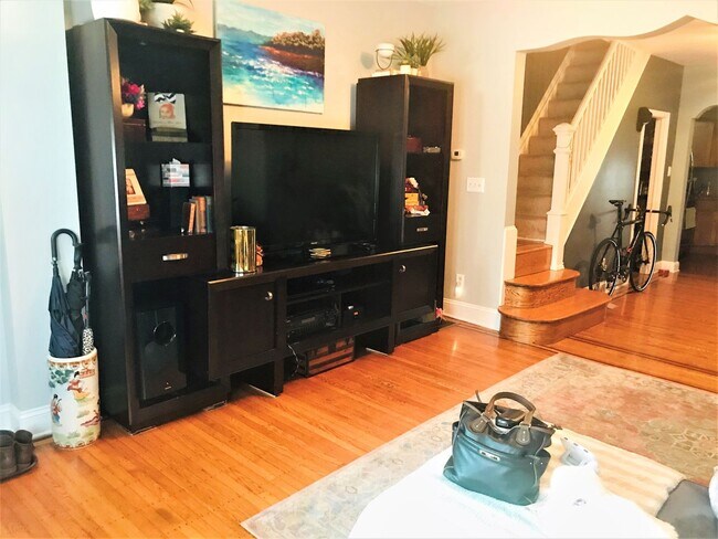 Foto del edificio - Gorgeous 3-Bed Townhome in Whitman! Available mid-July!