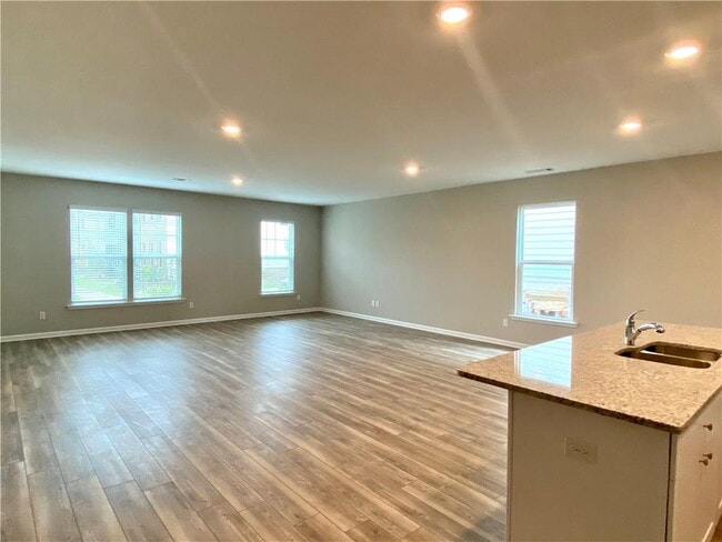 Foto del edificio - 4412 Grosbeak Dr