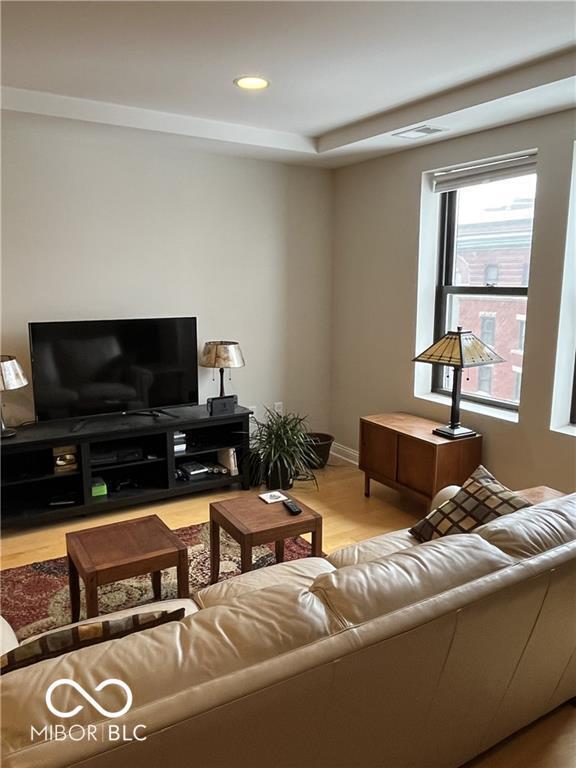 Foto del edificio - 350 N Meridian St