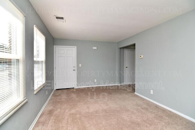 Foto del edificio - 212 E 13th St