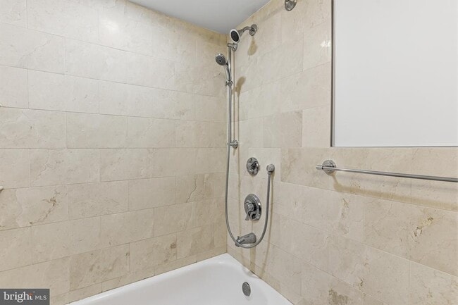 Foto del edificio - 598 Belmont Ave