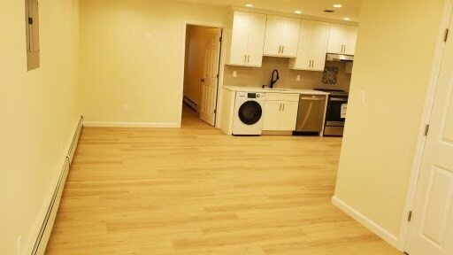 Building Photo - 531 Huguenot Ave
