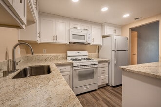 Building Photo - Marconi Oaks