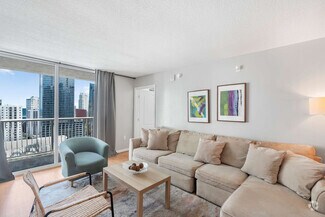 Building Photo - 1200 Brickell Bay Dr
