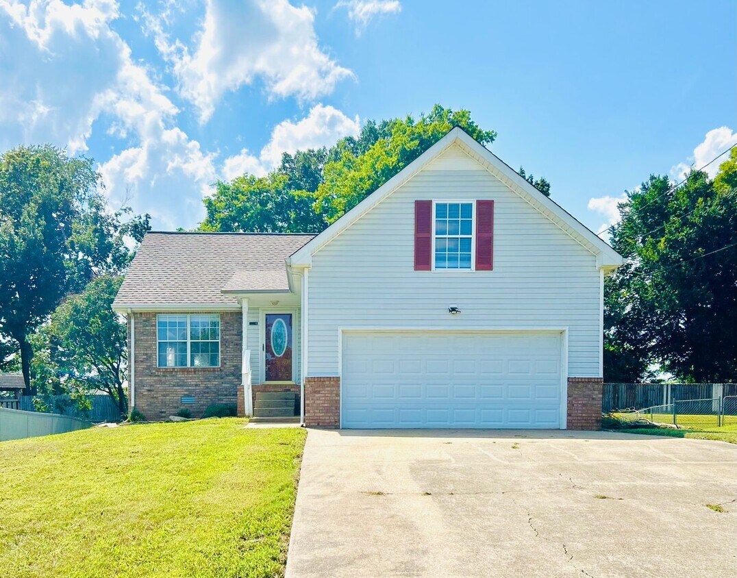 Primary Photo - 1404 Marla Ct