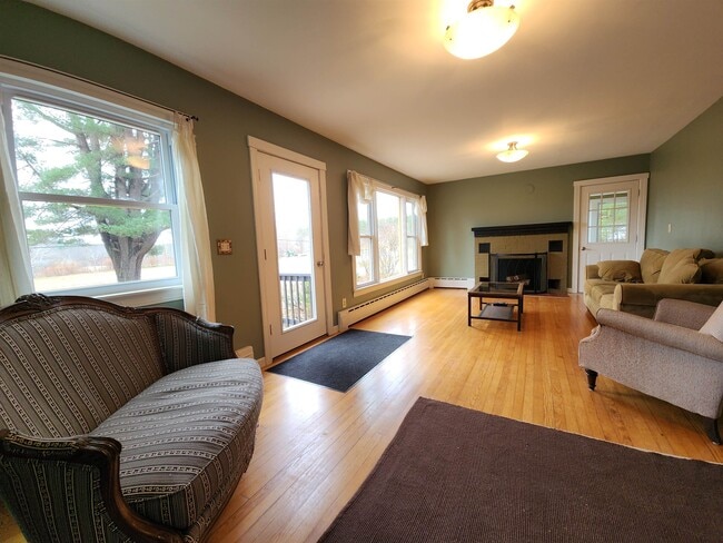 Building Photo - 907 W Swanzey Rd