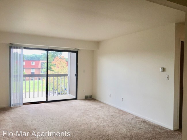 Foto del edificio - 1 br, 1 bath Room For Rent - 2973 W. Clark Rd