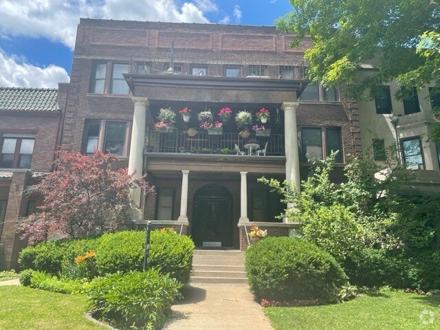Building Photo - 5442 S Cornell Ave