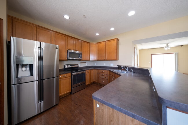 Foto del edificio - 1988 Commonwealth Blvd