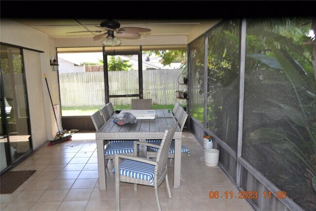 Building Photo - 14807 Clarendon Dr