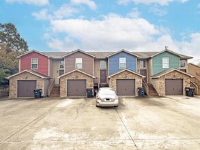 Building Photo - 1716 Thistlewood Dr