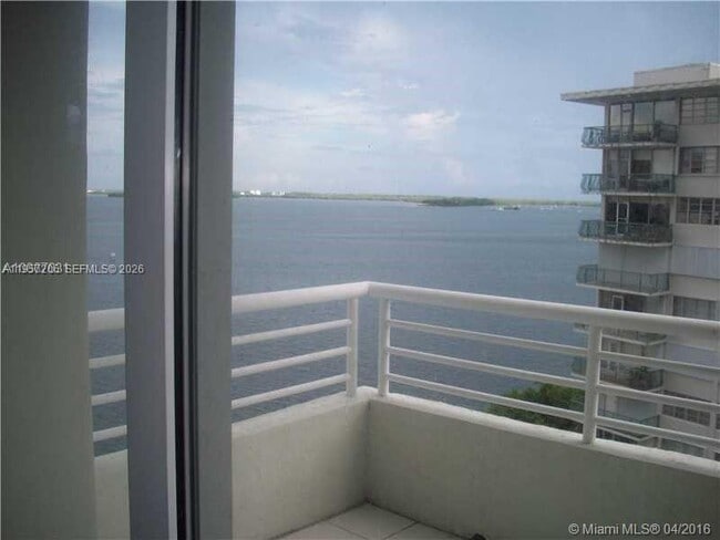 Foto del edificio - 1402 Brickell Bay Dr