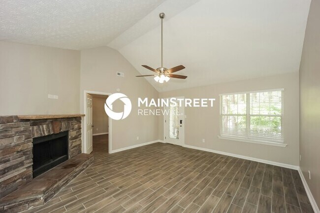 Foto del edificio - 3 Bedroom Pet-Friendly Home in NEWNAN, GA with Main Street Renewal