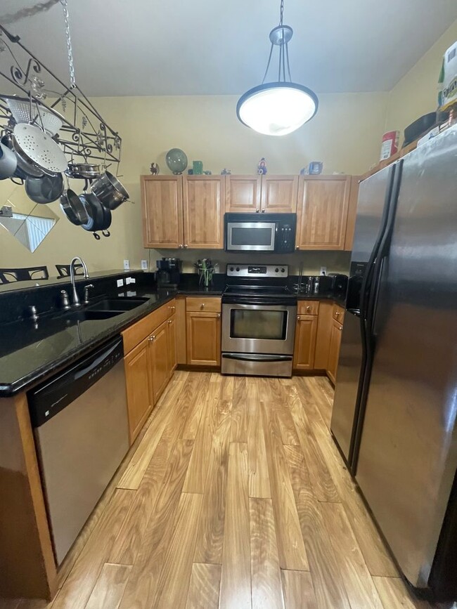 Building Photo - Town House in Post falls