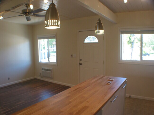 Foto del edificio - 3583 E N St