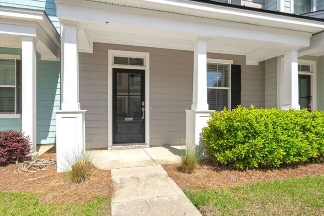 Foto del edificio - 407 Stoneleigh Ln
