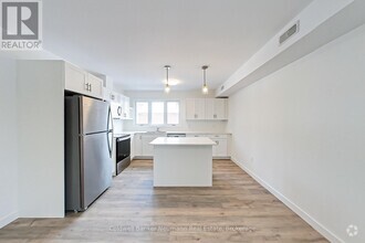 Building Photo - 740-740 10th St W