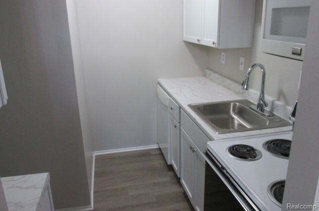 Building Photo - 7310 Bluewater Dr