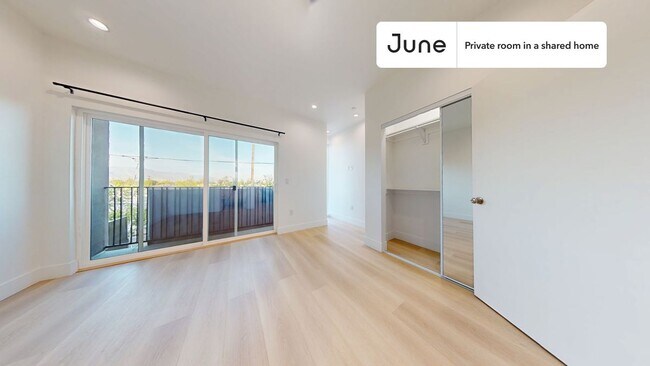 Foto del edificio - Room in Shared 5 bed/4 bath home