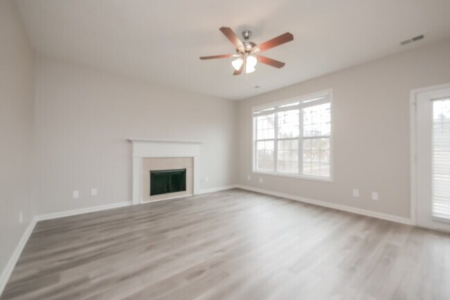 Building Photo - 226 Greenland Dr