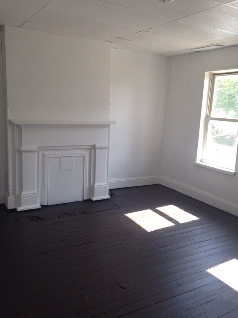 Foto del edificio - 103 W Walnut St