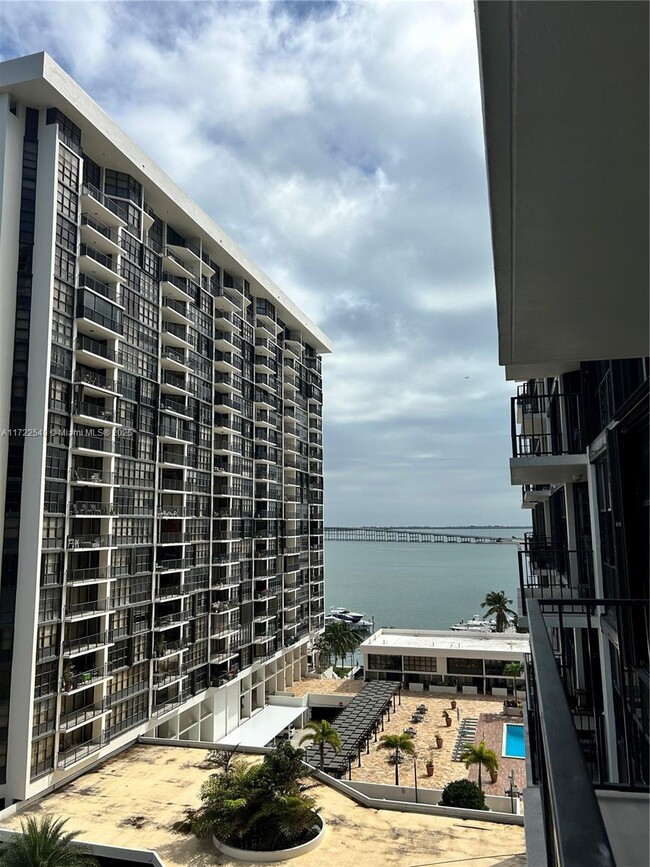 Foto del edificio - 1901 Brickell Ave