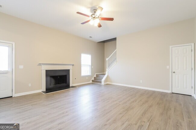 Building Photo - 675 Moonlight Way