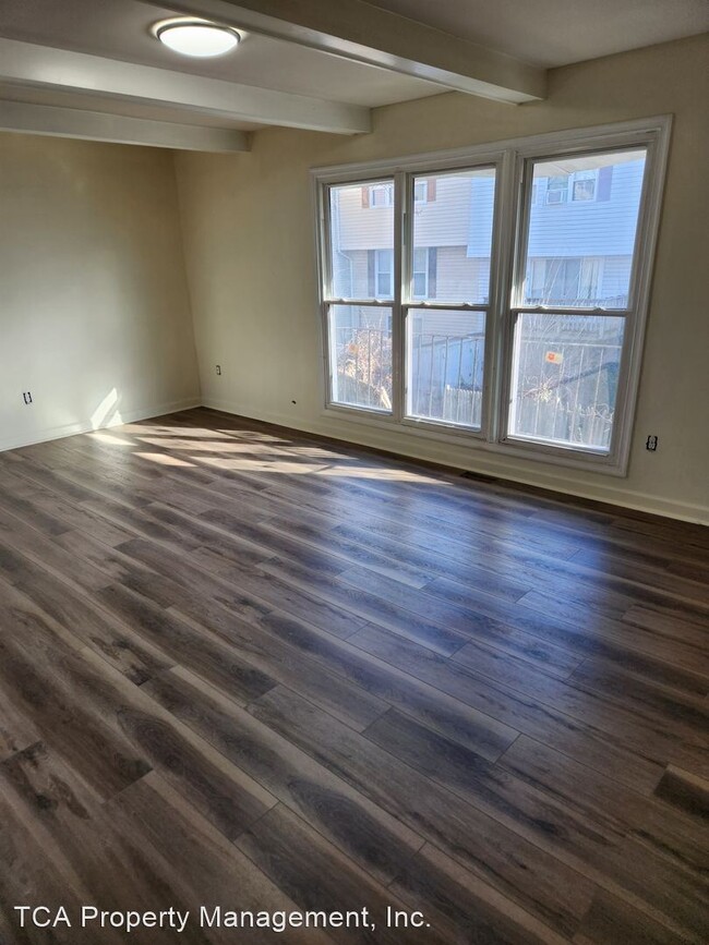 Building Photo - 3 br, 1.5 bath House - 1857 Simons Court