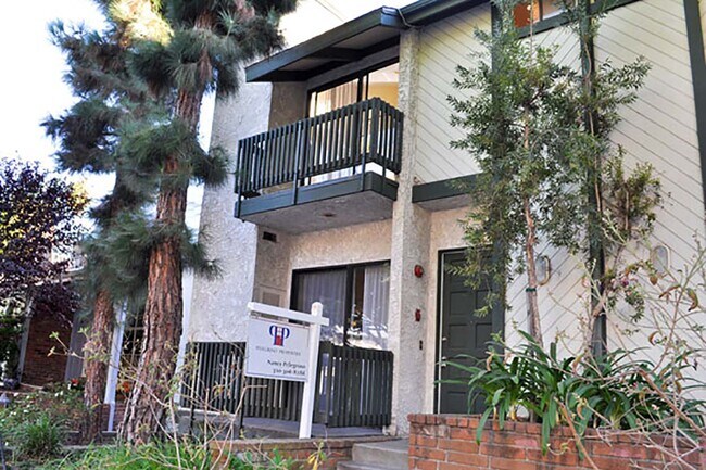 Building Photo - 840 20th St