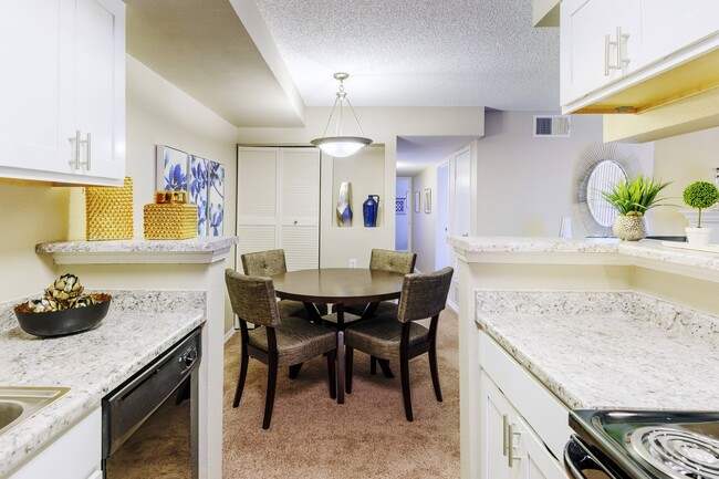 Open Floor Plan Dining Area - Bella Terra at City Center Apartments