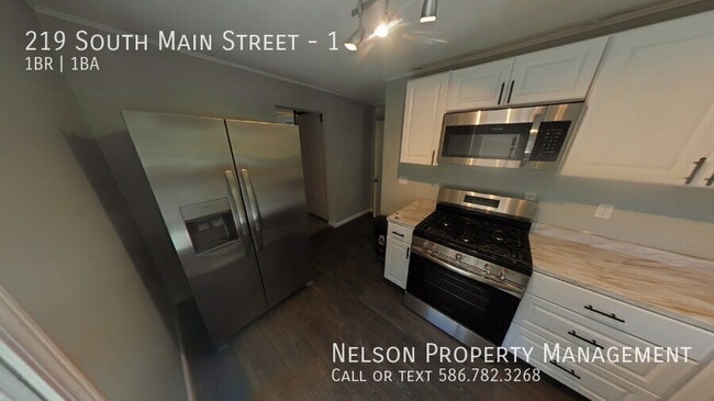 Foto del edificio - 219 S Main St