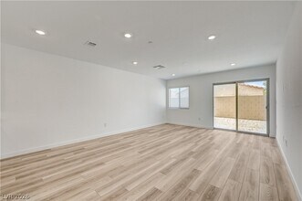 Building Photo - 2124 Abraham Ave