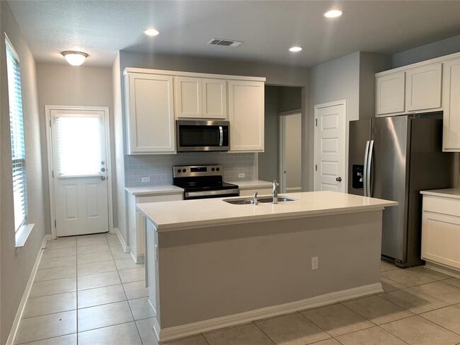 Building Photo - 241 Syrah Ct
