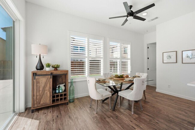 Building Photo - 1550 Plumas Dr