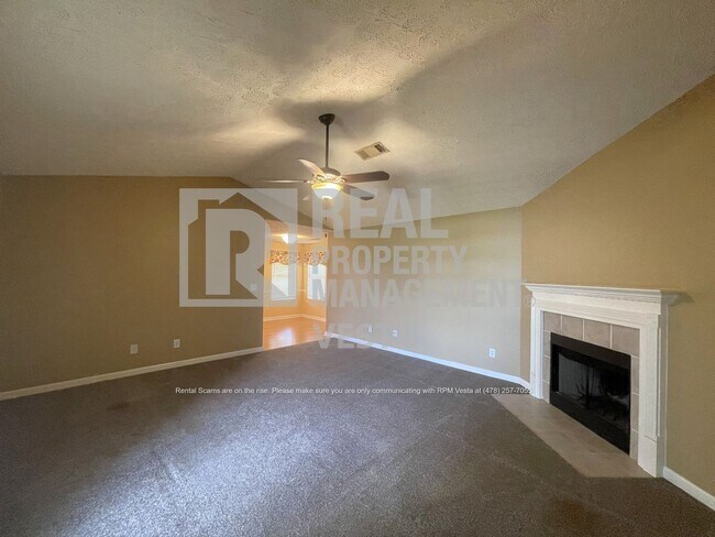 Foto del edificio - Spacious Three Bedroom House in Hartley Br...