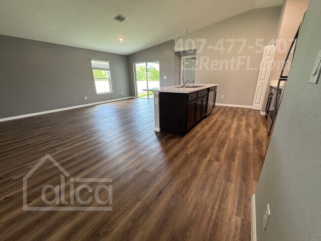 Foto del edificio - Coming Soon – Spacious 4-Bedroom Home in L...