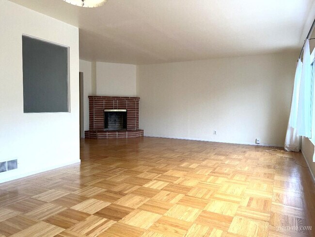 Foto del edificio - 1740 Oakdale Ave