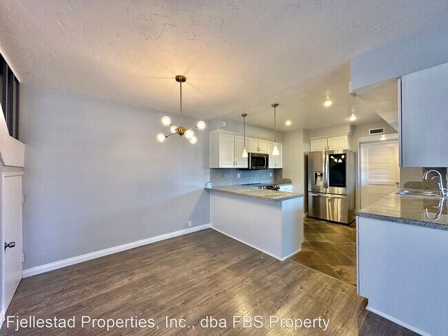 Building Photo - 3 br, 2.5 bath House - 17478 Fairlie Rd