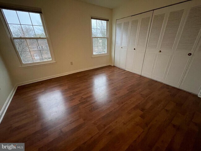 Foto del edificio - 744 Quince Orchard Blvd