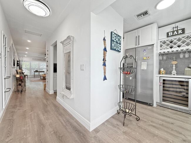 Foto del edificio - 1021 Flame Vine Ave