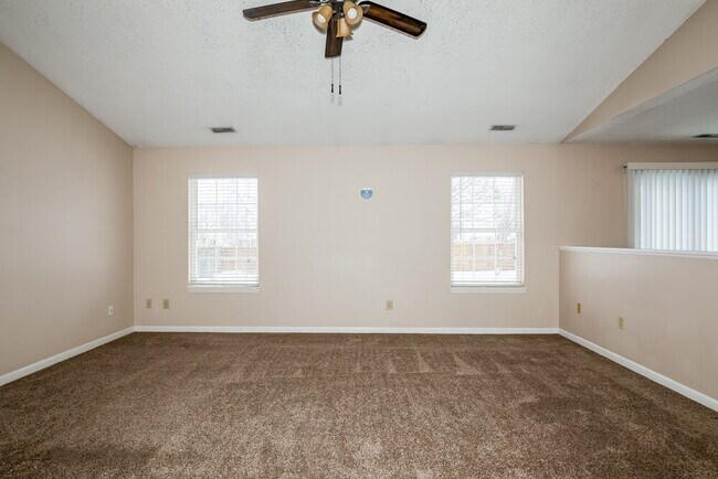 Foto del edificio - 5751 Ashcroft Dr
