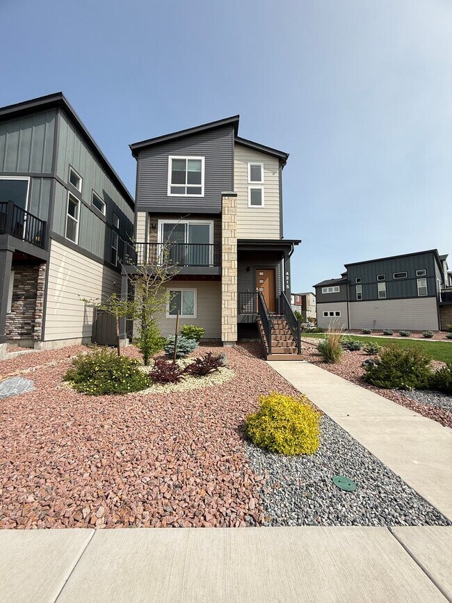 Foto del edificio - Immaculate 2-bedroom home with spanning mo...