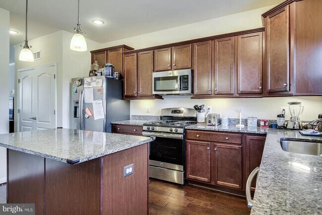 Building Photo - 707 Bunker Ln